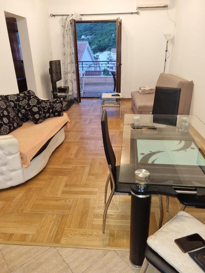 Apartments Sneza Risan Exterior foto