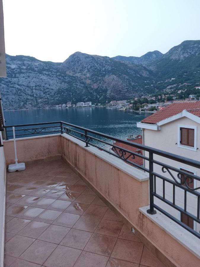 Apartments Sneza Risan Exterior foto