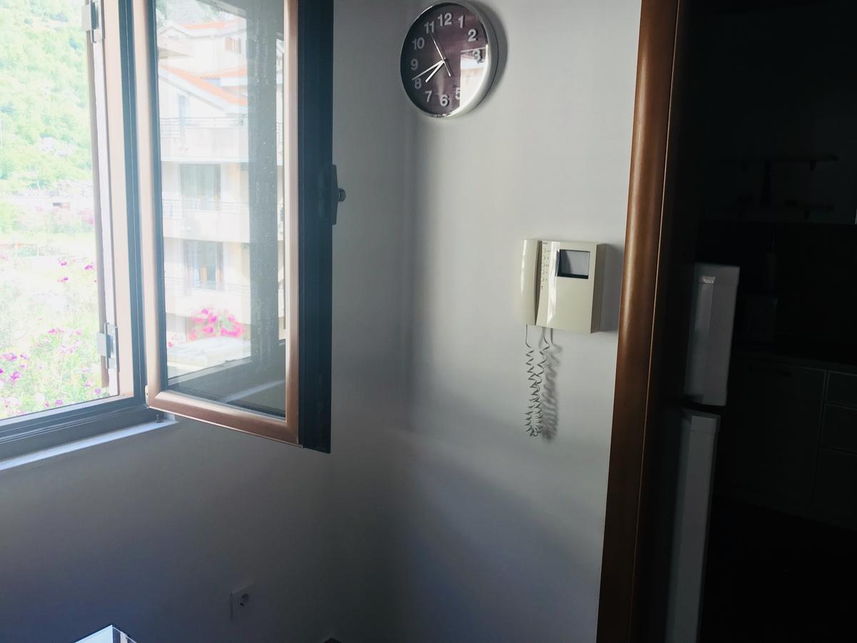 Apartments Sneza Risan Exterior foto